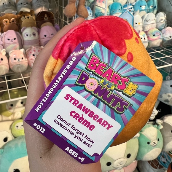 Bears vs Donuts Strawbeary Creme 4” Stuffed Bean Plush - Picture 3 of 3